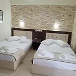 Aparthotel Pigasos *
