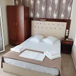 Aparthotel Pigasos